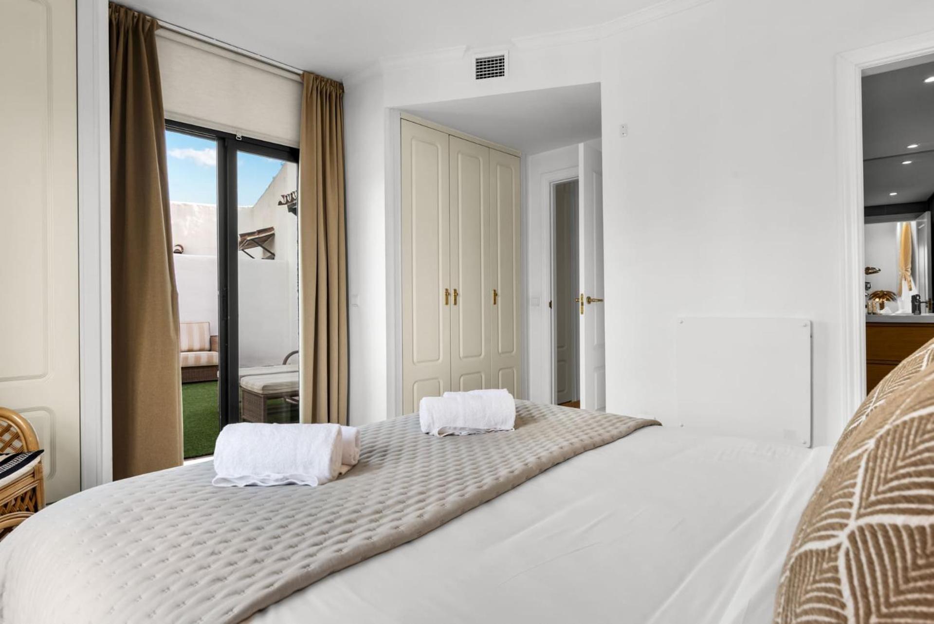 Lomas - Pool, Terrace & View Appartamento