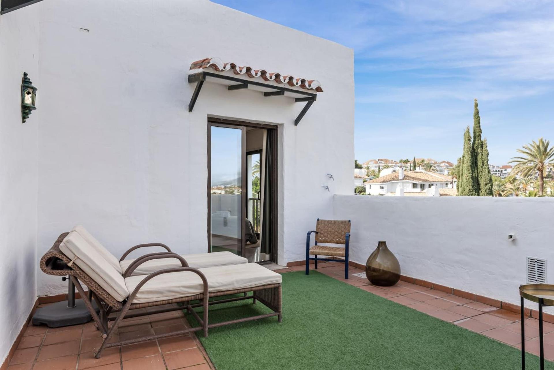 Lomas - Pool, Terrace & View