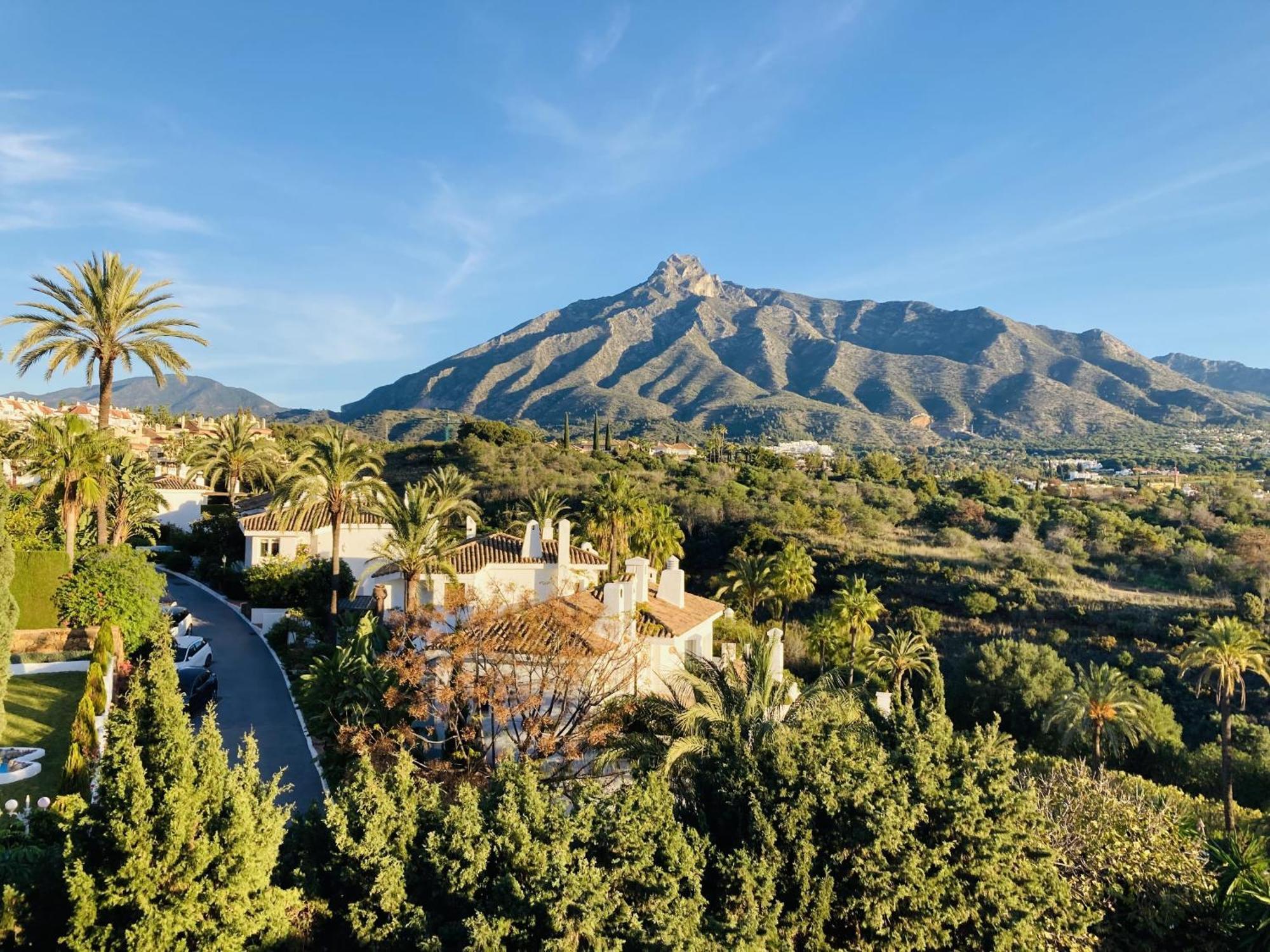Appartamento Lomas - Pool, Terrace & View Marbella